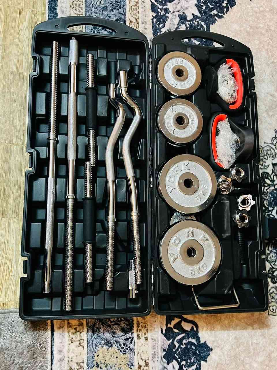 سلام عليكم شباب  يتوفر معددات جم للتمارين المنزلية مصطبه تحتوي ع اكثر من تمرين اسفل اعلى ساعد رجل كيل لاري مع جنطه وزن 55كيلو
استيل اصلي ثقيل 
المكان تكريت حي القضاة السعر 460 بيها مجال بسيط الشراي يتفضل خاص او الاتصال واتساب ***********
