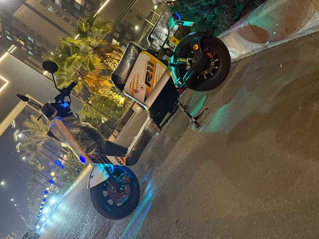 السلام عليكم دراجه شحن للبيع موديل 2025 نوع R11 فول مواصفات دراجه نظيفه ما صار الي شهر من ماخذها السعر 550 او بيهة مجال رقم الهاتف ***********
