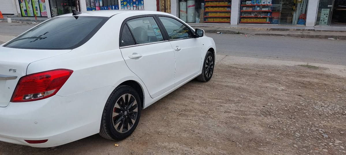 بى وابدى ٢٠١٤
Byd F5 موديل 2014
فول مواسە فات
بەسمە
ئەى بى ئيس (ABS)
جام كاره بایي
گێر عادی 
گێرومەکینەن بیلاد
ته بريت به شەرت
یەکە تۆزیکی بۆیاخی هەیە 
ناوی زەرد کوشن جلد
سەیارەکە بەناوی خۆم(رانیە-حاجیاوا)
*********** رانية, السليمانية
