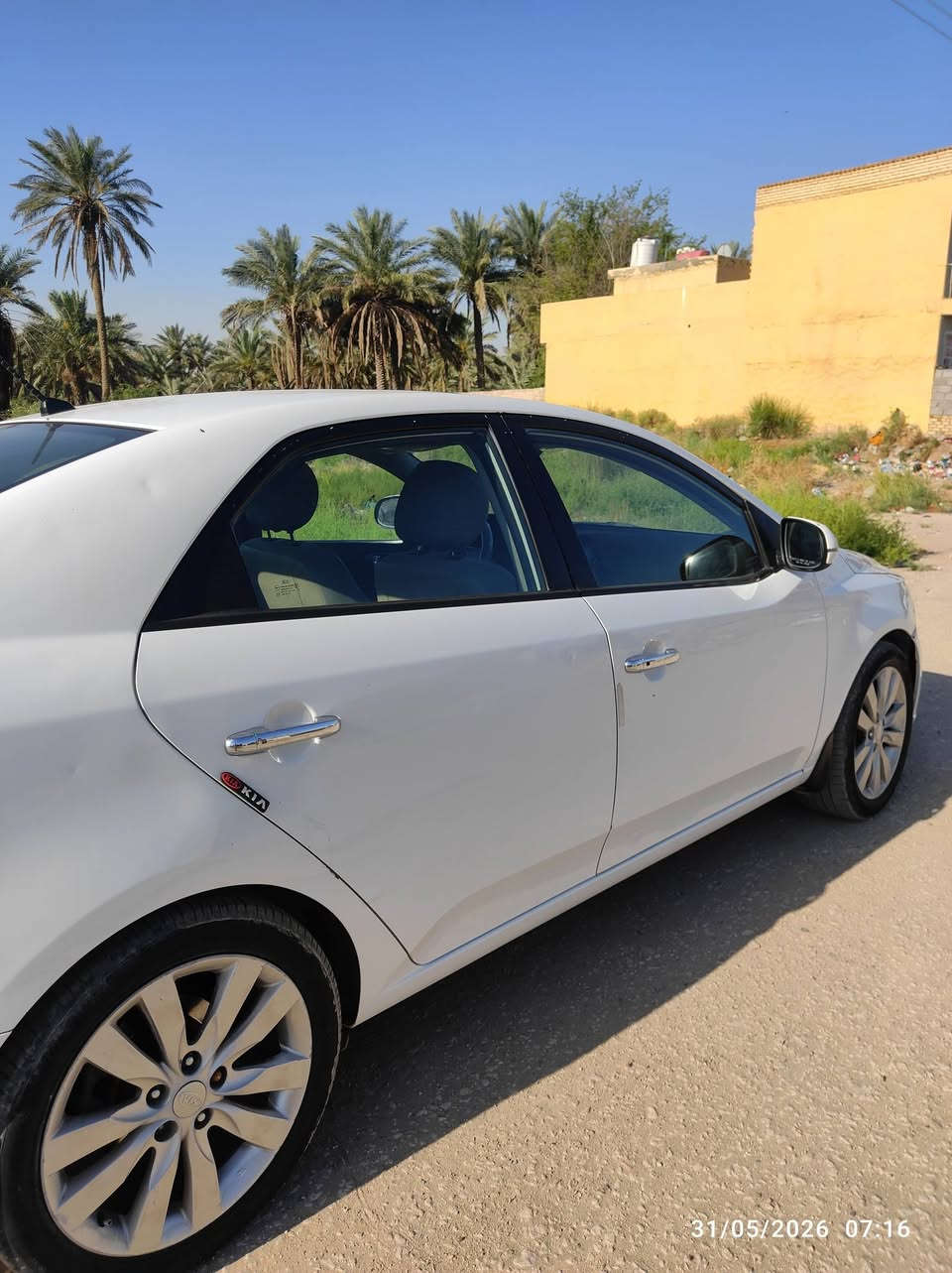 سيراتو خليجي ١٣ فول مكفولة عدا  البارد رقم بغداد كير محرك تبريد بصمه أبواب بصمه تشغيل  ماشيه قليل السعر ١٠٧ وبيها مجال ***********
