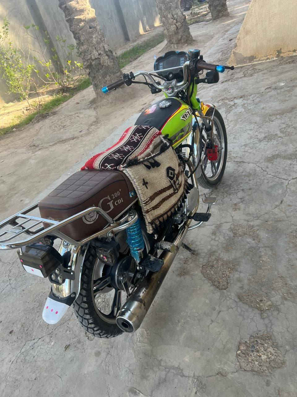 سيفان موديل 2024 دراجه كفاله عامه محرك جديد كهربائيات كامله درجه كلها علاء وضع شركه محرك 200 سعر تصل وتدلل مكان ديالى بعقوبة ناحية كنعان ***********
