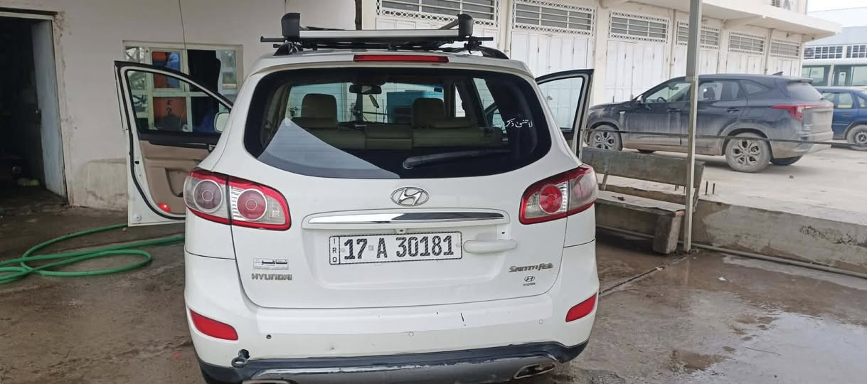 السلام عليكم للبيع سنتافي  2012رقم مثنئ انكليزي بسمي سنويه لل29محرك اربعه سلندر مصبوغه عام بدون دواخل سبعه راكب تلث قطع تبريد حداديه خير من الله 
السعر 115وبيهه مجال قليل الرقم . ***********
/*********** العنوان سامراء المو شراي لا يتصل
