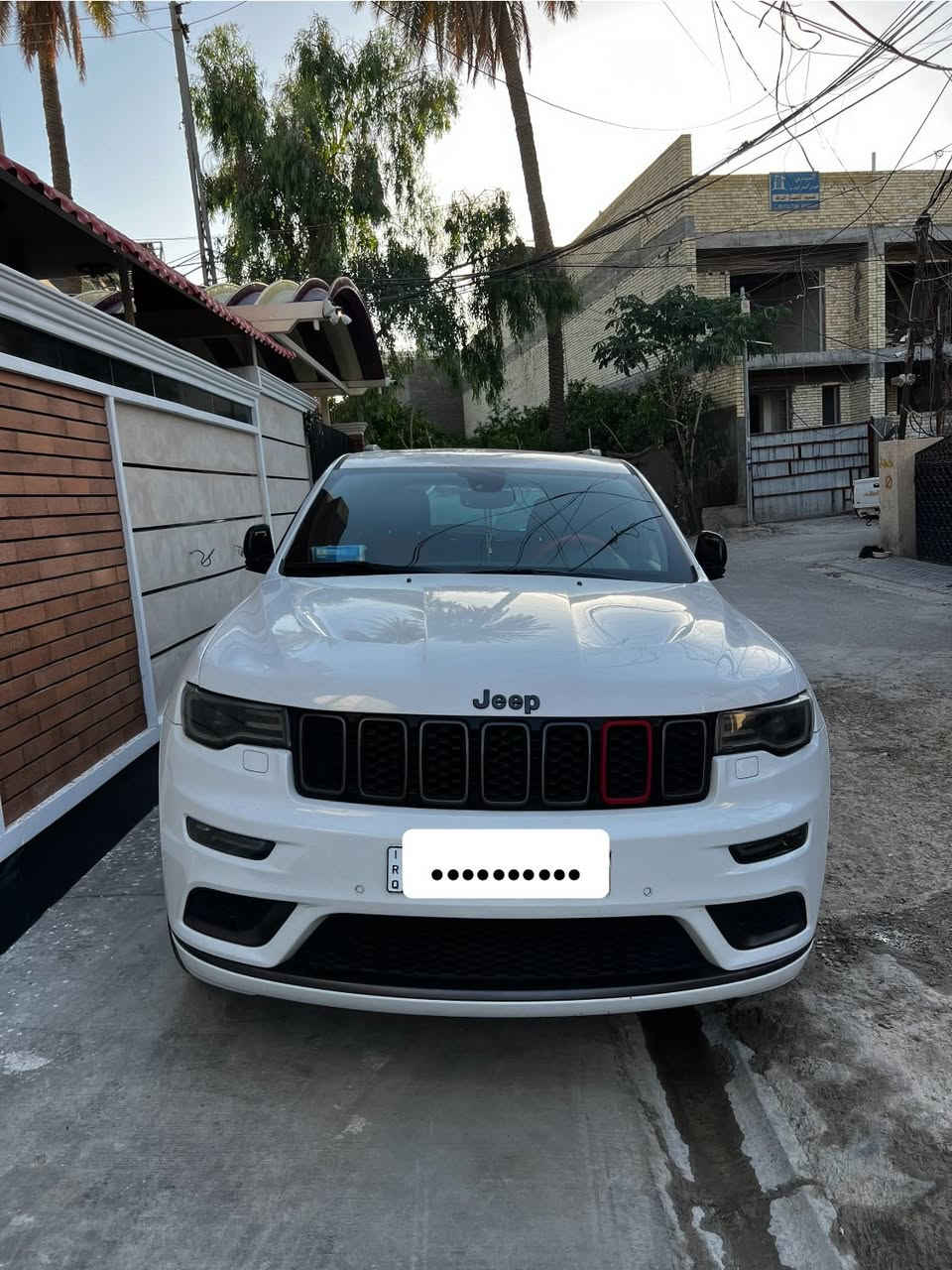 جيب شيروكي موديل 2019 s للبيع لون ابيض خليجي داخل احمر مكفولة من كل شي السعر 320 وبيها مجال مكاني بغداد الاعظمية الاتصال ***********
