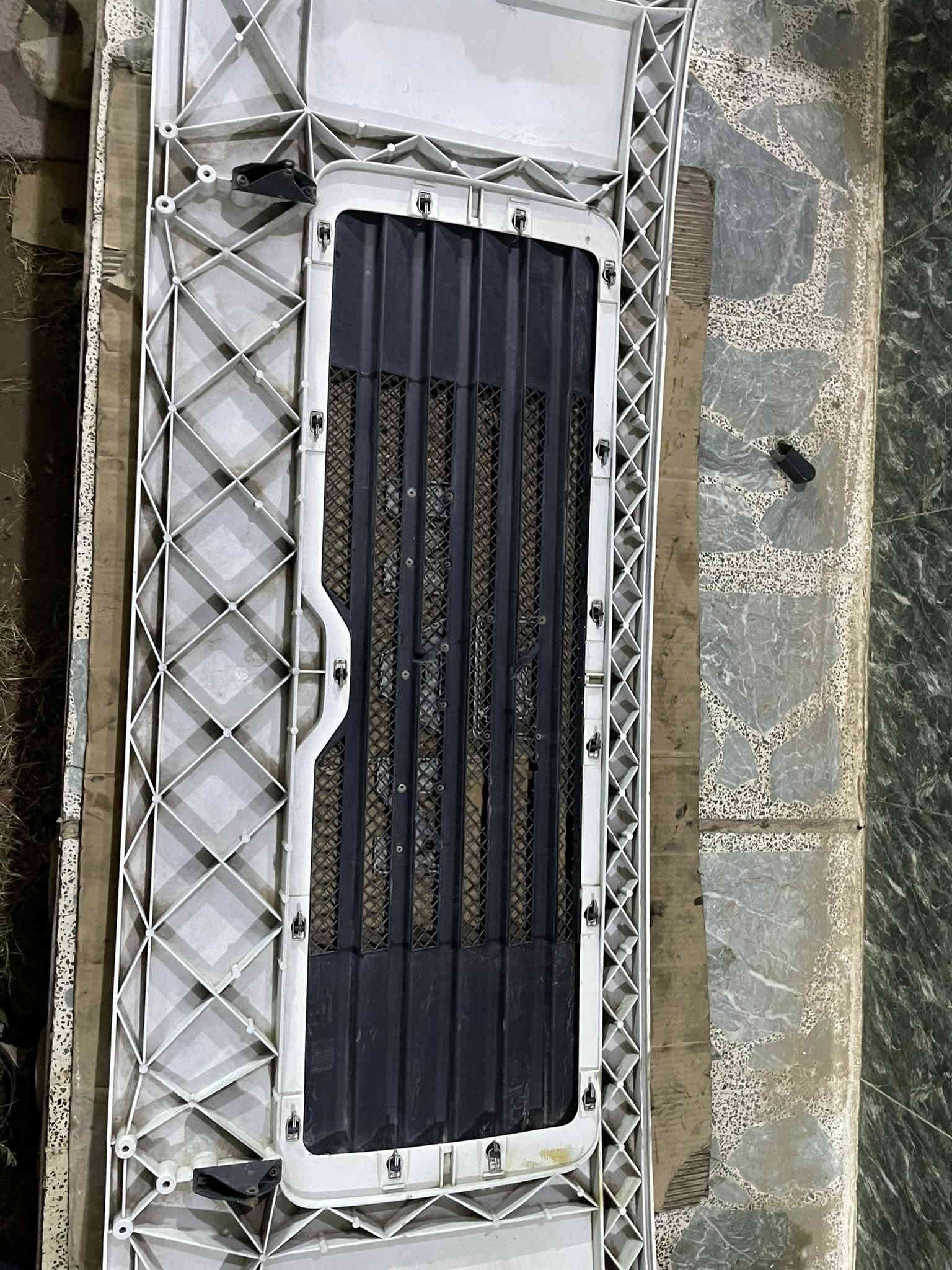 للبيع شباج مان صقر 
الرقم:***********
