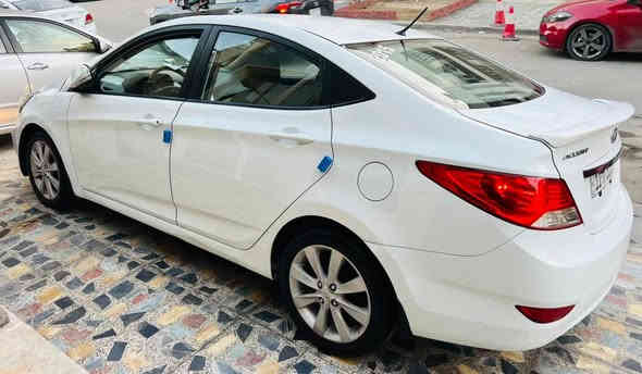 السلام عليكم عندي اكسنت ٢٠١٥ خليجي رقم بغداد الدولي 
جديد سنويه وأرقام وهزه كله جديد بسمي تحويل ثاني يوم سياره جديده ومابيها اي نقص مكفوله كفاله من الصبخ والضربه فقط بيها بارد كد شبر والباقي كفاله محرك ١٦٠٠ مكفول برغي ممفتوح  
مواصفاتها 
شاشه 
كامره 
خمس تجاوي 
ويل كب 
اشاير بل مري 
ستيرن صاج 
اي بي اس 
ايكو 
تحكمات 
داخل لونين 
سياره جديده ومابيها نقص 
مكان السياره بغداد 
عارضها ب ١٠٨ وبيها مجال للشراي 
وهذا رقمي 
***********
