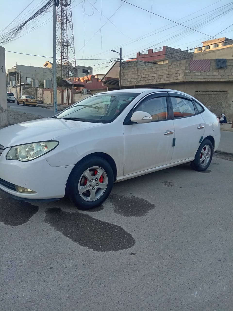 السلام وعليكم 
النترا للبيع موديل 2011  ( سعر 100 )
قطعتين صبغ فقط جاملغ امامي وبنيد الباقي شرط 
كير محرك شرط 
كير توماتيك
استفسار اكثر اتصل ***********
