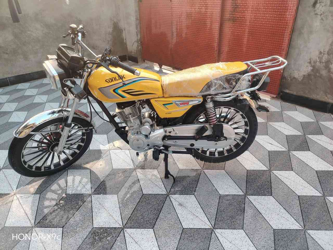 دراجه لبيع 2024 مكفوله مكاني بغداد نهروان *********** بي وتساب سعر 750 وبيه مجال
