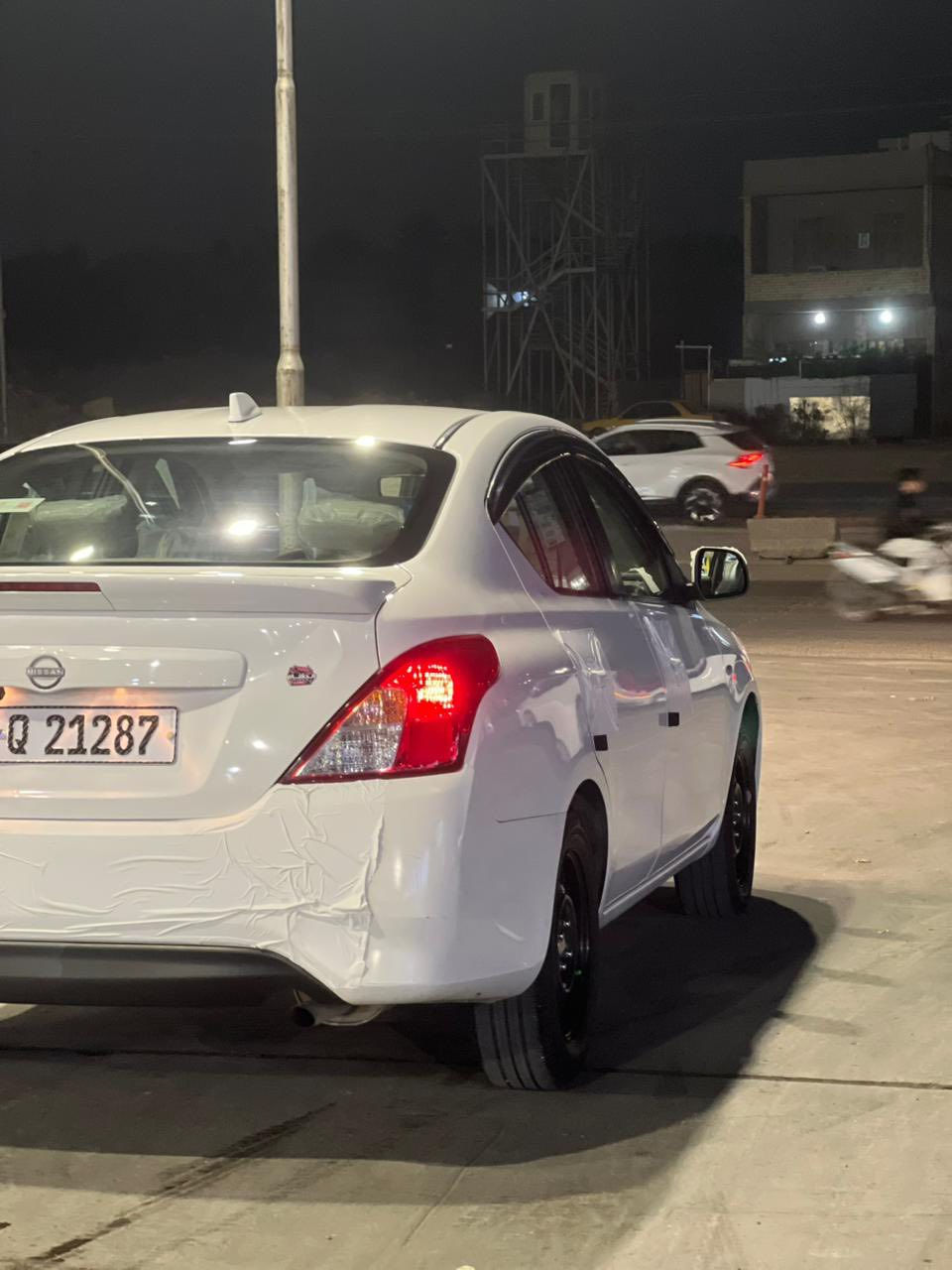 سلام عليكم سني هندي بليته زركه ام لضمان شركت السور رقم بغداد مديل ٢٤ ماشيه ٣٥ بدون صبغ  بيهه بارد ماكانين ازغار كلش ولبقي كفاله مكاني بغداد الكريعات للستفسار اتصل عله *********** ولسعر ١٢٨ وبيهه مجال بصيط
