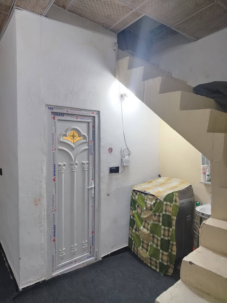 السلام عليكم بيت للبيع المساحه ٥٠ متر البراكيه شارع المطار القديم قرب أسواق الأمير البيت يحتوي على غرفه صاله مطبخ صحيات السعر ١٥ معه المجال الاستفسار على الرقم ***********
