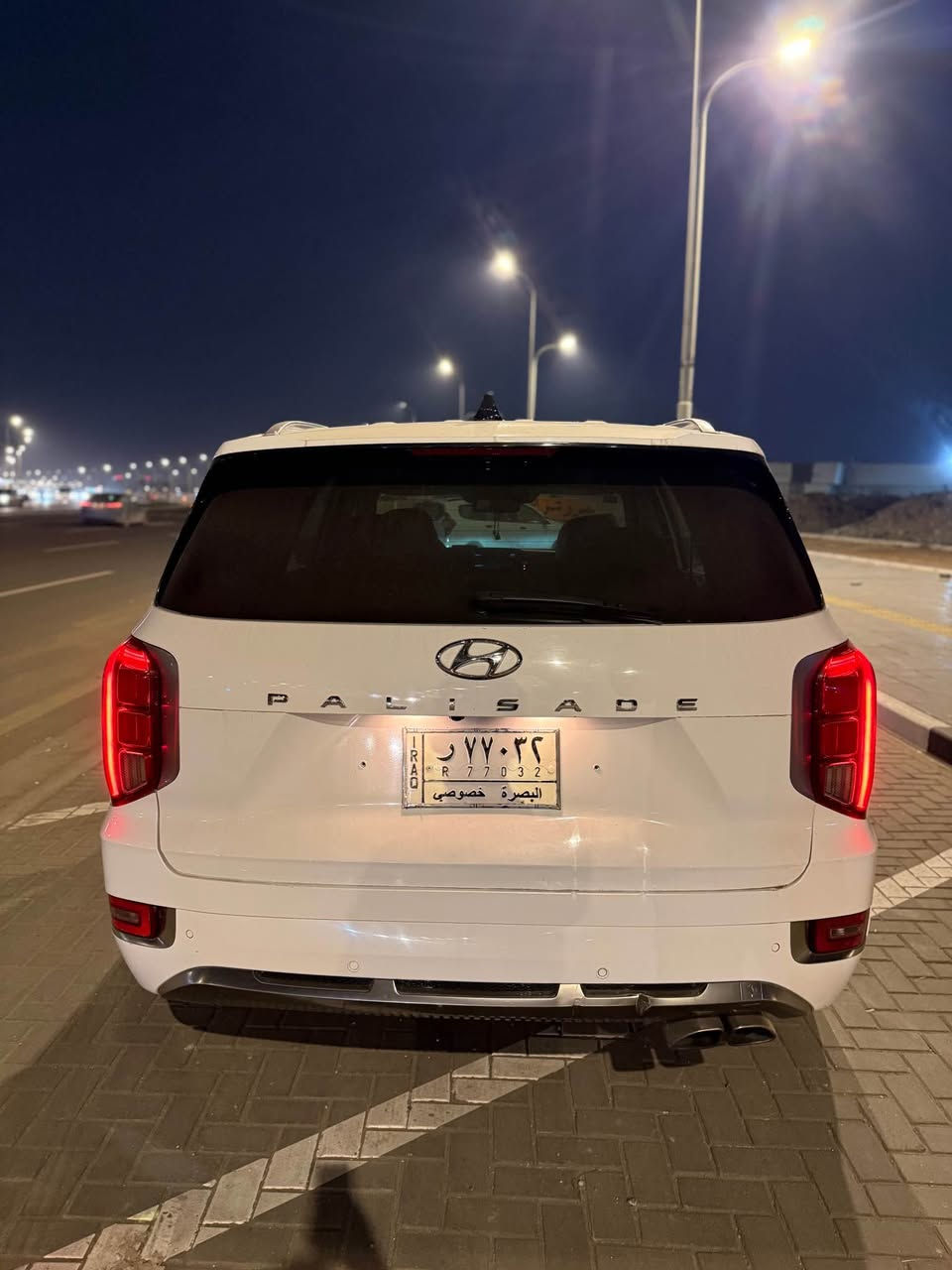 السلام عليكم هونداي بلسايد مديل 2022 لمتد وارد امريكي بدون ايرباك حادث باب الجنطه فقط وهنا بالعراق صار بيها طخه بالباب الخلفي اليمنه ونصبغ ربع الباب والباقي مكفول السياره جديده كلش صور الحادث موجوده بالمنشور 
المواصفات 
بصمه 
فتحتين 
تشغيل عن بعد
كشنات جلد  
كشنات تدفئه +تبريد 
كامرات 360 درجه 
كشنات خلفيه كهرباء 
صندوق كهرباء 
رادار +نقطه عمياء 
(السياره فول كلش )
السعر 320 
*********** البصرة, العراق
