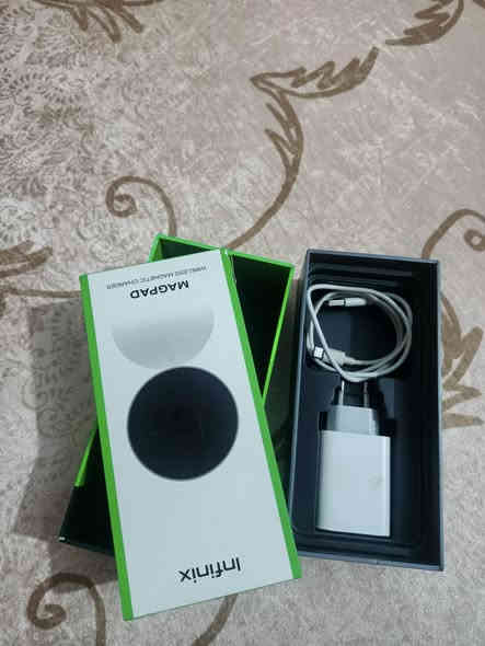 سلام عليكم جهاز Infinix NOTE 40 Pro لبيع جهاز نظيف كلش كامله ملحقاته بس سماعات مو ويه سعر 250مكاني لعماره حي العسكري رقمي ***********او مراوس بايفون 13برو ماكس ونطي فرق
