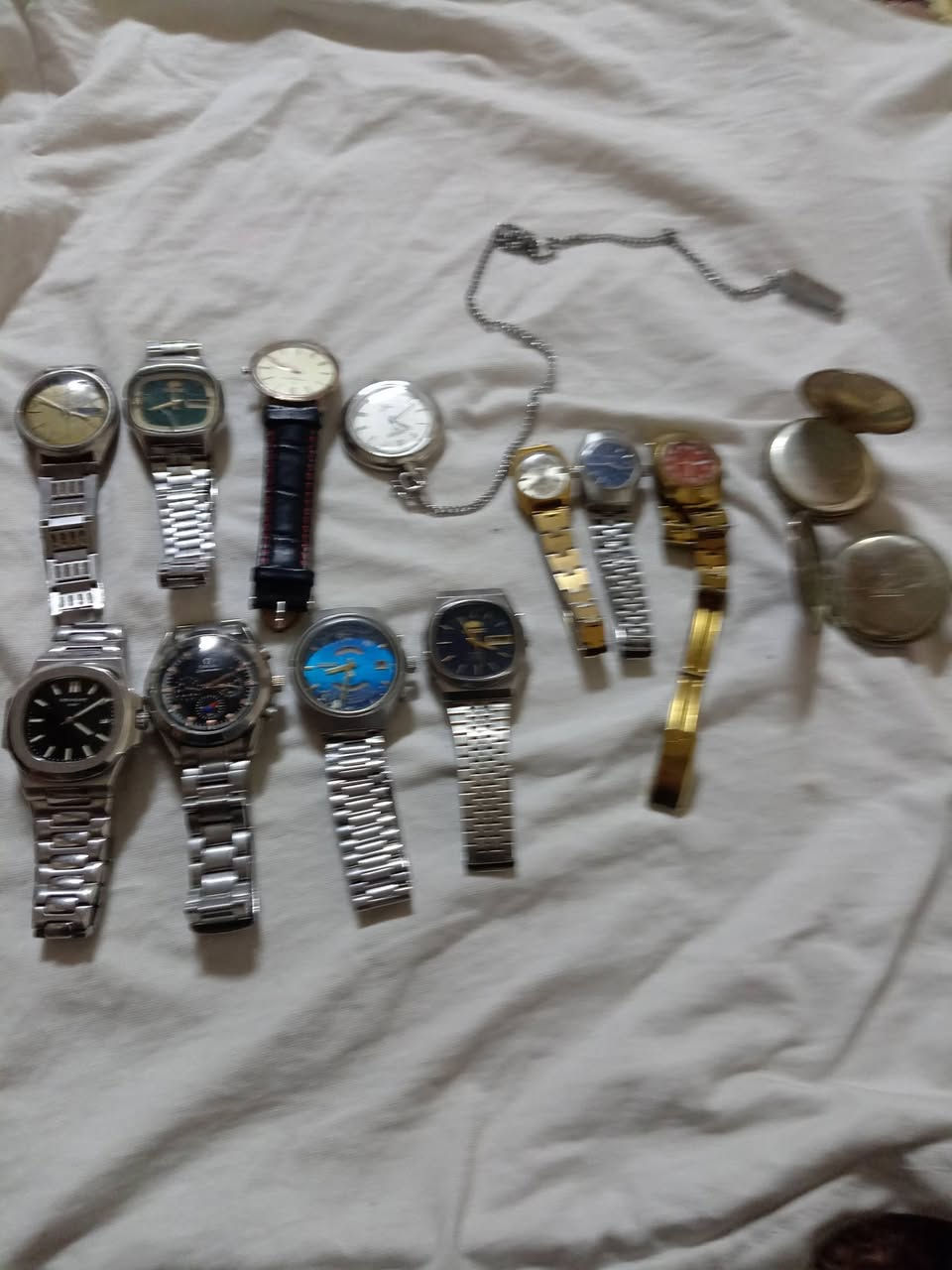 للبيع مكاني الموصل ماعندي توصيل ابيع أعلى سعر غراض قديمة متروكه ما ابيع مجموعة مجموعة ابيع الكل اكو فديو توضيحي للكل


**إذا كنت صاحب هذا الإعلان وتريد حذفه لأي سبب، رجاءا أرسل رسالة إلى الدعم الفني**