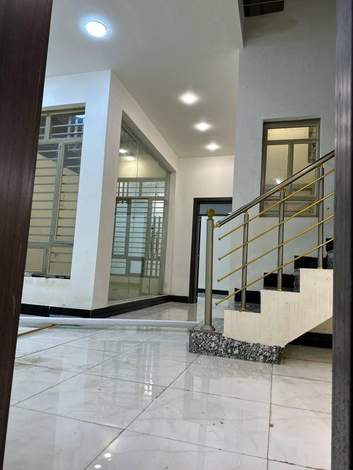 مشتمل للبيع او الايجار  بناء حديث 2025 مكون من 3 غرف و3 حمامات وجه فرع منطقه ال19 خلف مجمع البرديني ونهاية شارع مدرسع الاعظمية 
*********** الرجاء عدم دخول مندوبين او وسيط 
ملاحظة عائلة صغيرة وايجاره -400
