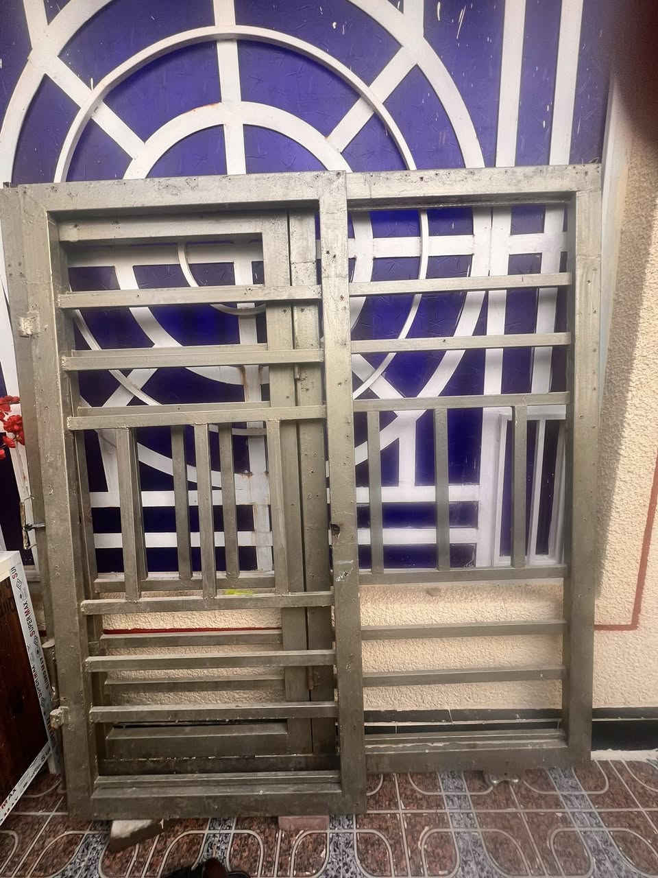 باب خارجي للبيع سعره
200

‭0771 503 7316‬
