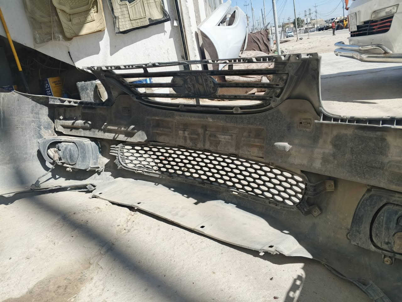 دعاميه اماميه سيراتو سبكترا 7/8/9
بلاديه مو تجاريه مع الكشافات والشباك والشبجه 
للبيع استفسار ***********
