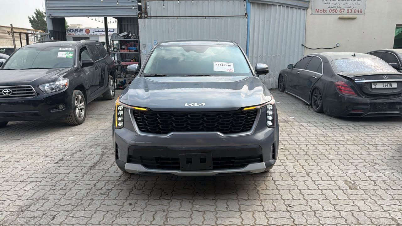 من لديه كتاب شهداء 
سورنتو 2024 بلميناء وارد امريكي 
مكينه 2500 سبعه راكب بدون ايرباك بدون دواخل حادث تبديل جاملغ وباب 
السياره حالين بلميناء تدخل بكتاب شهداء للعنده كتاب يستلم جاهز واصل لمحافضتك السعر 195 واصل بصره
مكتب الخليج - بغداد - ***********
ملاحضه دفع عربون لحين وصول السياره
بيع فقط Colombo, Sri Lanka
