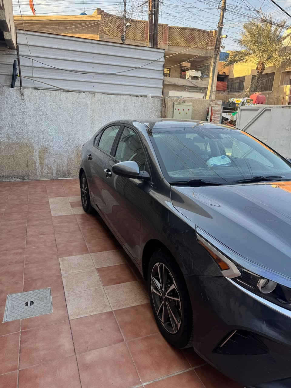 السلام عليكم 
كيا فورتي 2022 وارد كندي
مكاني بغداد 
ماشية 81الف كيلو
حادثها جاملغ جهة السايق مبدل نفس الون  وبنيد مبدل نفس الون وقبق الجنطة مبدل اصلي نفس الون بدون أي حادث خلفي
المكينة مفتوحة مبدل كازكيت
بيها تعمير خفيف بلشاصي الجها اليسار
والغد الجها اليسار السيارة كاملة بدون نقص 
السعر140$ وبيها مجال حك الجية
رقم اربيل بسمي تحويل ثاني يوم
رقمي ‭٠٧٧١ ٢١٩ ٩٢٥٥‬
