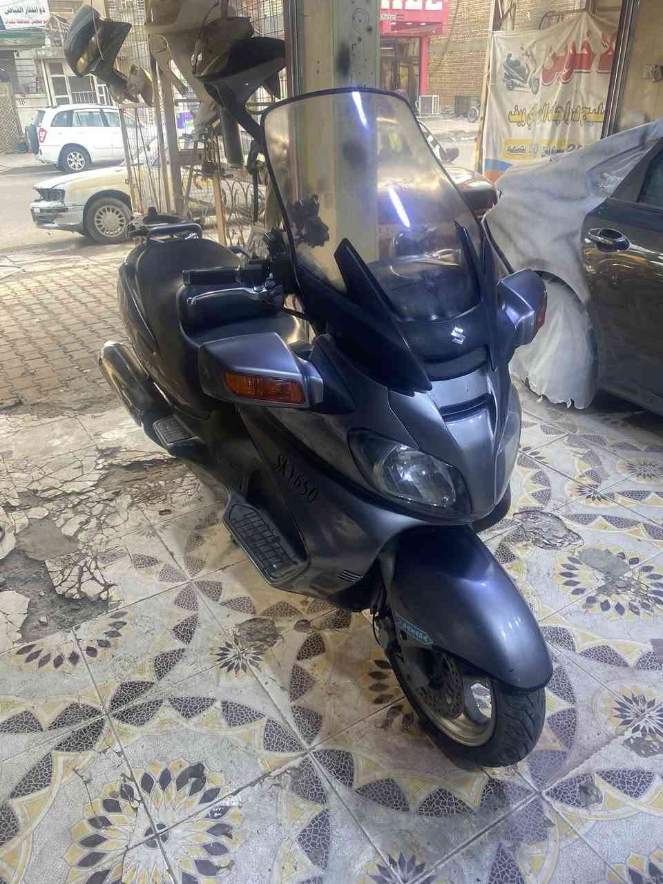 سلام عليكم سكاي ويف فىه الLXفول تراي وين ميعجبك بدون اي نقص محرك كير مكفولات شرط ناعمه مكاني بغداد دراجه اصولي مدفوع كمرك تروح ترقم كبل  سعرها خاص الشراي يخابر مارد تعليقات واتساب او اتصال ***********
