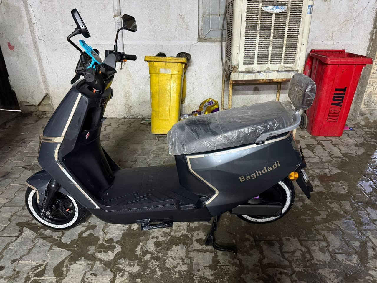سلام عليكم دراجه شحن 
بغداد بطاريات وشحن مكفوله 
كشر كدام عينكم دراجه خير من الله سعر 500هاتف
***********
