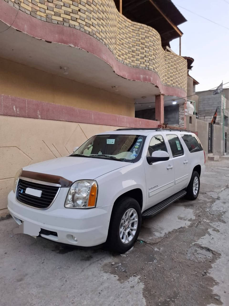 السلام عليكم جمسي للبيع مديل 12 رقم بصره بسمي السياره مكفوله كفاله عامه ما عدا شبر بل مدكر الامامي بي صبغ والباقي كفاله كير مكينه اكسل كفاله السياره جديده  اصل ابيض السياره ما تشتغل على الخط مكاني بصره رقم الهاتف *********** اي استفسار اتصل او مراسله متواجد
