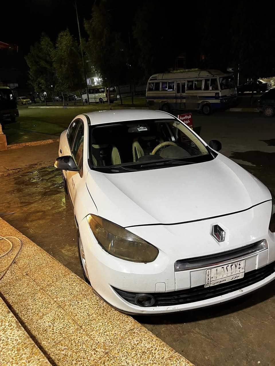 رينو فلوس 2013 لون ابيض
سلام وعليكم السيارة كود واحد ما مبدل ولا قطعه
بيها طخه شبر بالصندوق 
مكينه شرط لا صرف ولا نفخ سعر 65
رقم ***********
