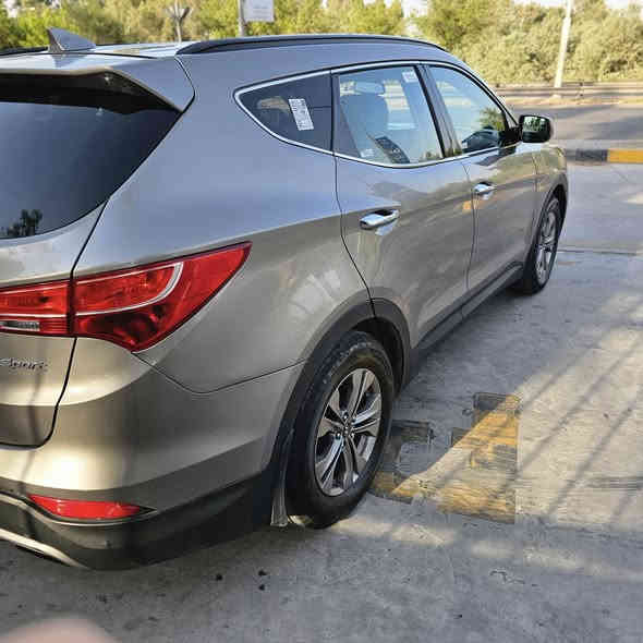 🟤 للبيع — سانتافي وارد أمريكي 

🟤 الموديل: 2016
🟤 الاستيراد: وارد أمريكي — رقم أربيل الدولي
🟤 الحالة: هزة وسنوية جديدة — السيارة نظيفة جداً
🟤 المحرك: GDi 2400 ، ماشي فقط 105 ألف ميل
🟤 السعة: 5 ركاب

🟤 المواصفات:

نص فول مواصفات

ميري كهربائية

كيشنات تدفئة للمقاعد

طخم تيارات جديد

محرك وكير شرط

السيارة عزلها ممتاز جداً 
🟤 الحالة الخارجية: بدون صبغ، تعديل بارد بالبوند وجاملغ  بدون دواخل
🟤 صور الضرر مرفقة 

🟤 السعر: 152 ورقة وبيها مجال 

🟤 الاتصال:   📞 ***********
