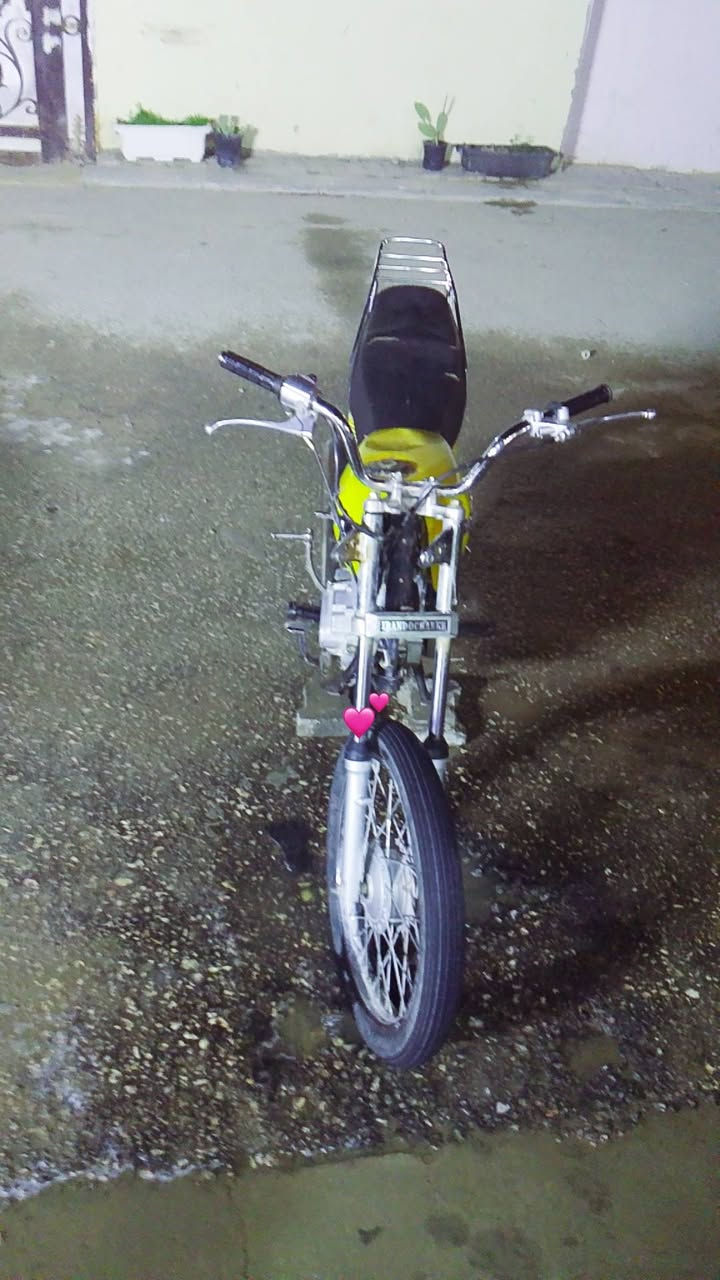 سلام عليكم 
دراجة اربعة كير حربي نضيفة الدراجة جديدة اوراق الدراجة 
تفاصيل خاص مكاني نجف ميلاد فاو رقمي ***********
السعر  450 بيهة مجال
