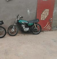 للبيع بدون السعر ٢٥٠وبيها مجال 07844701800
