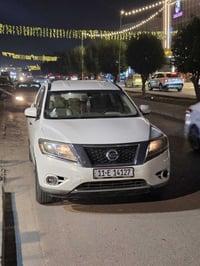 للبيع نيسان بافندر 2013 فول مواصفات بلاتينيوم عدا الفتحة الحادث موضح ب...