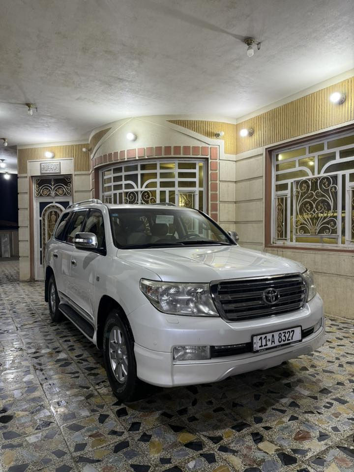 سلام عليكم 
البيع الاندكروز ستينيه 60
موديل 2011 
رقم بغداد 
سنويه نافذه الغايه 2030
رقم وفحص وهزه كله جديد
تحويل مباشر
ماشيه 200 الف
مكفوله كفاله عامه 
لافتح ولا صبغ  ولابارد
ع البلاد ما محدثه 
معروفه مواصفات ستينيه
ماكو داعي اذكر المواصفات 
محرك كير كله ع وضع الشركة 
صدر امامي وخلفي جديد جدا 
تخم تاير دلوب الاصلي
علمأ السياره كل نقص مابيها

السعر 330 $ بيها مجال بصيط
وتدللون علينه

العنوان بغداد جسر ديالى الجديد
 تقاطع 9 نيسان 
الاستفسار    ***********
ابو محمد الشمري
