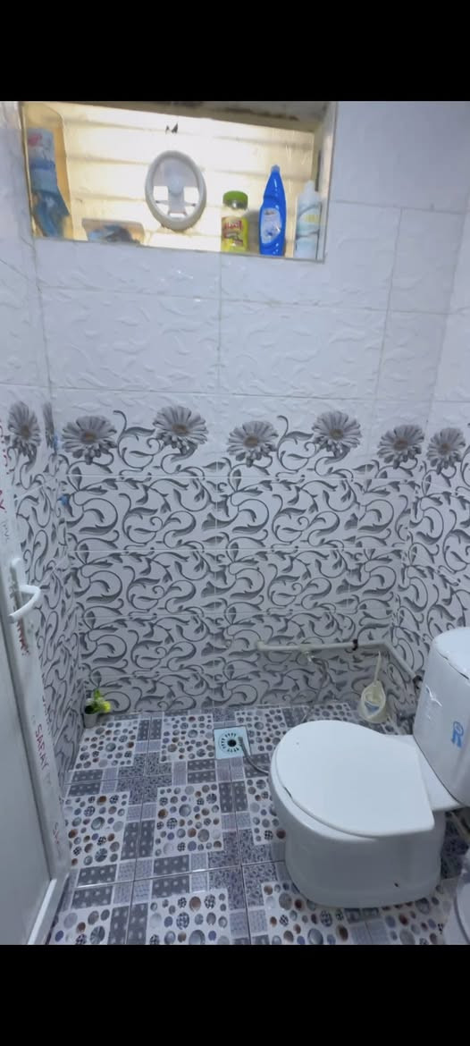 مكتب السيد للعقارات 🏡

🔹 للبيع – دار تجاري طابقين ( يصلح ك مجمع طبي او مدرسه او روضة او مجمع سكني ) 🔹
📐 المساحة: 300 متر
📍 الموقع: حي الواسطى – مقابل محطه السلام 
✅ بناء قديم والطابق الثاني حديث – جاهز للسكن – تشطيب راقي
💯 فرصة مميزة للتمليك
💸 #بسعر_مغري_جدا- ومناسب -جدا

📞 للاستفسار:
📱 ***********
📱 ***********

📌 عنوان المكتب:
حي الواسطي - قرب حسينية جعفر الصادق
