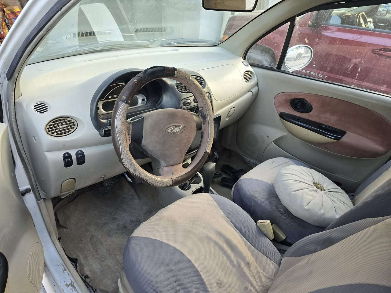 سياره كيو كيو (QQ) 2013 للبيع المكان نجف السياره محوره بيها مكينه وكير كورلا  الكير اوتماتيك.
المكينه والكير يخبلن فووول وكشرها كلش زين والحداديه زينه والكهربائيات كلها شغاله رقمها نجف وراعيها يمي  السعر 25
للإستفسار الاتصال على الرقم ***********
