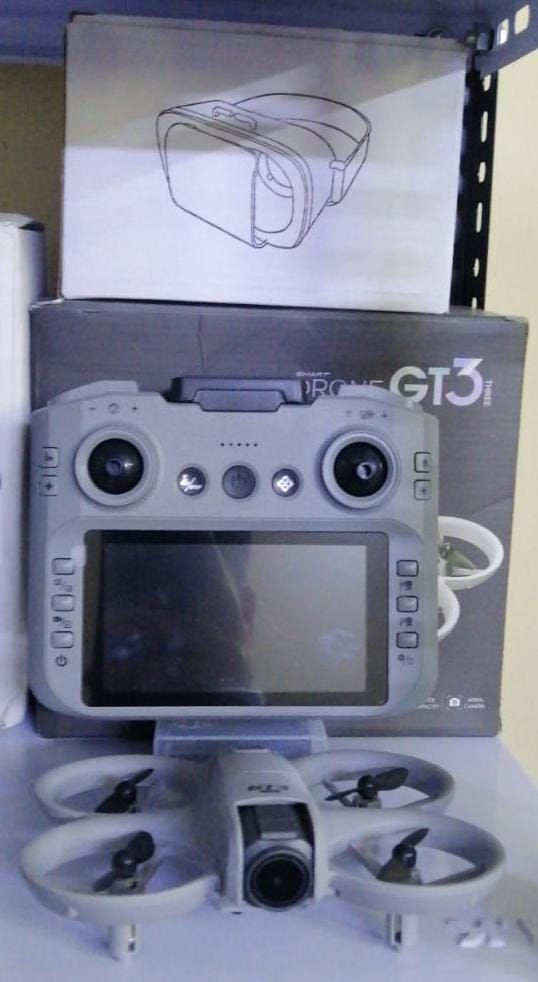 طائره درون GT3  دبل بطاريه مده الشحن 25 دقيقه 
مواصفاتها/ جوستك ابو  شاشه ويجي وياه في ار نضاره 
ارتفاع الدرون 500 متر 
المده مالته 2 كليو 
 رقم الهاتف 📞 ***********
