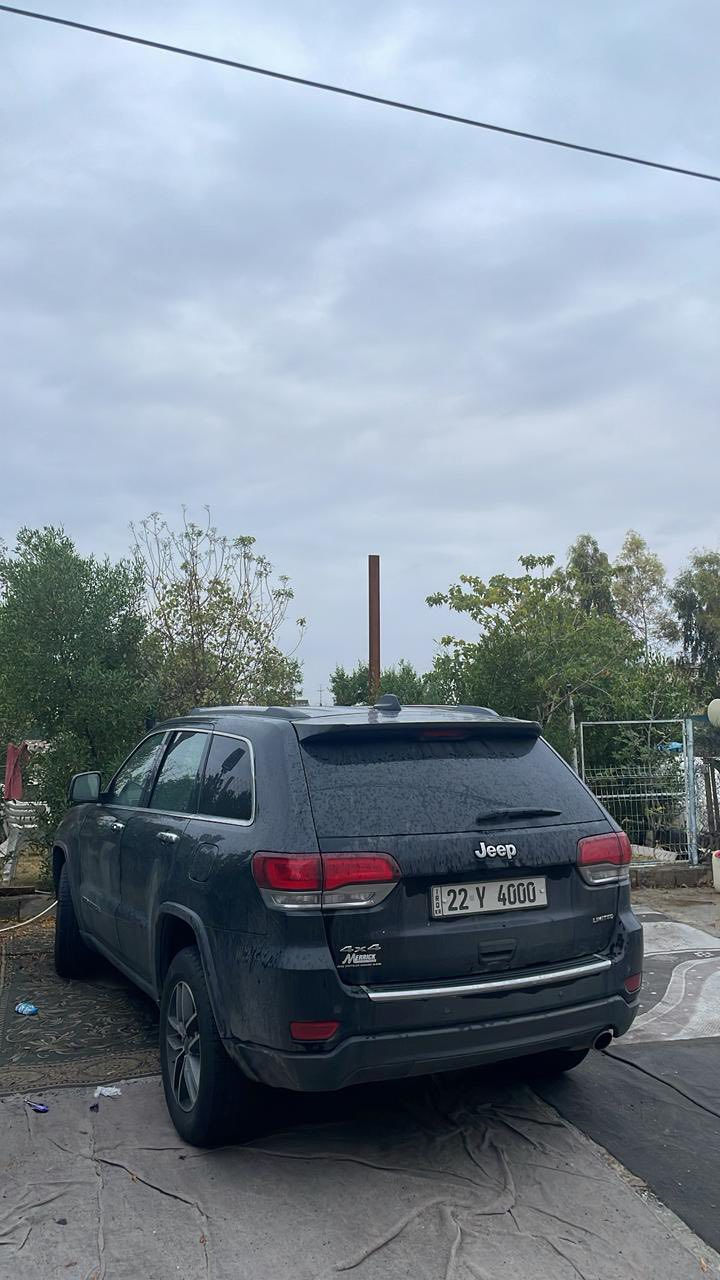 سلام عليكم
JEEP GRAND CHEROKEE LIMITED 
2021
بيه قطعتين 
جاملغ وبنيد بدون دواخل وشواصي 
فول مواصفات كشنات جلد 
ماشيه ١٠٥ الف كيلو متر  
تحكمات ستيرن 
كشنات كهربائيه 
شاشه جبيره 
انطمة دفع رباعي 
رادارات جانبيه 
وبقيه المواصفات المعروفة 
مكانه اربيل 
رقم وسنويه كله جديد 
رايده ب٢٥٥ وبيه مجال 
رقم الشاصي 
1C4RJFBG7MC536658
الرقم مو وياهه علىيه  رقم عادي 
0774 788 8388
0750 234 8878
