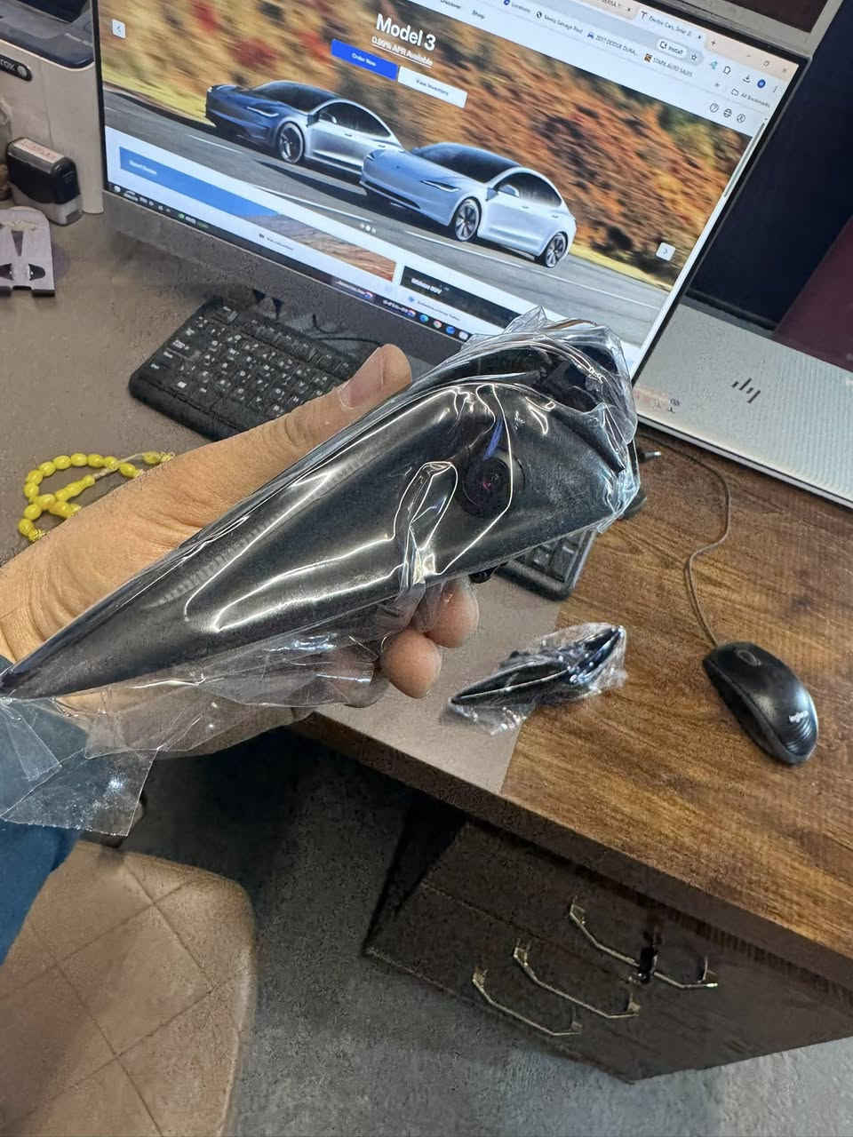 متوفر الآن في مركز تسلا 🔧⚡

📸 كامرة جاملغ جانبية لسيارات تسلا
مناسبة لسيارات:
🚗 Tesla Model S
🚗 Tesla Model X
🚗 Tesla Model 3
🚗 Tesla Model Y

✔️ قطعة أصلية
✔️ وضوح عالي بالكامرة

📍 العنوان: النجف – شارع القوسي مقابل بوابة الوفود
📞 للاستفسار:
***********
***********

مركز تسلا – كل ما يخص سيارات تسلا متوفر عدنا ⚡
