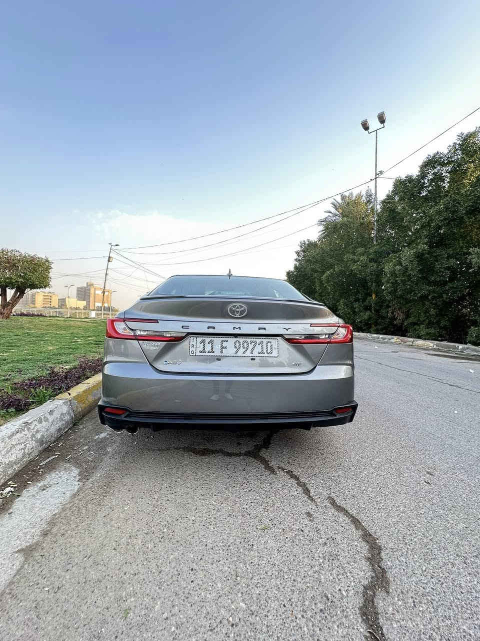 ♻️ تويوتا كامري2025SE
‏♻️ Toyota Camre   HEV 2025 ♻️هايبرد

 🌈لون السياره :(رصاصي غير محدد  )مميز اللون الجديد 🩶

🚘عداد المسافه:12000mi
🚘 بلد المنشأ : اليابان 🇯🇵 وارد امريكي 🇺🇸
🚘 سعة المحرك 2,5L هجين انسى شي اسمه صرف بانزين
🚘 مقاعد جلد لون رصاصي
🚘 عدد 12 AIR BAG
🚘شاحن موبايل اصلي (وايرلس)
🚘رادارات جانبيه وخلفيه واماميه
🚘 مقعد السائق تحكم كهربائيه
🚘 لد امامي ليلي ونهاري
🚘 لايت زينون LED + 
🚘  اشاره مرايه 
🚘 ويل كب 18black
🚘 مفتاح التشغيل بصمة + دخول ذكي +صندوك بصمه
🚘 شاشة + كاميرا دوارة اصلية
🚘 أوضاع القيادة  Drive Mode
🚘 حساسات ضغط اطارات
🚘 تبريد شاشة مناخين منفصلين 
🚘 قطعتين تبريد
🚘 هاند بريك كهرباء 
🚘كروس سرعه
🚘‏ Auto Hold  أوتو هولد 🚘
🚘انظمه القياده :سبورت ،نورمال،eco

🏁ملاحظه /ضرر السياره فقط باب عكس السائق  نفسه تصلح + بارد بالجاملغ الخلفي 👍

عنوان السياره📍..  /بغداد 

للاستفسار يرجى الاتصال على الرقم الاتي ☎️ 

  ☎️. واتساب ***********
