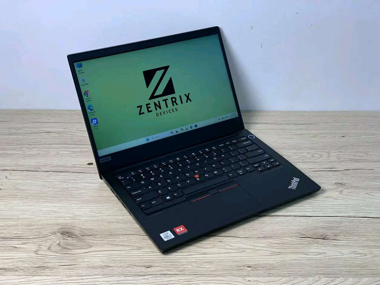 💻 Lenovo ThinkPad E14
🔹 المعالج: Intel Core i7 الجيل العاشر فئة U 
🔹 الرام: 16GB DDR4
🔹 التخزين: 512GB SSD
🔹 كارت الشاشة: AMD Radeon RX 640 2GB خارجي
🔹 كارت الشاشة الداخلي: Intel Integrated 8GB
🔹 الشاشة: 14.1 إنش FHD
🔹نضافة عالية جدا 💯

✅ فئة U مناسبة للشغل اليومي، الدراسة، البرمجة، والتصميم الخفيف مع صرف طاقة وحرارة أقل.

السعر450الف شامل التوصيل والملحقات


**إذا كنت صاحب هذا الإعلان وتريد حذفه لأي سبب، رجاءا أرسل رسالة إلى الدعم الفني**