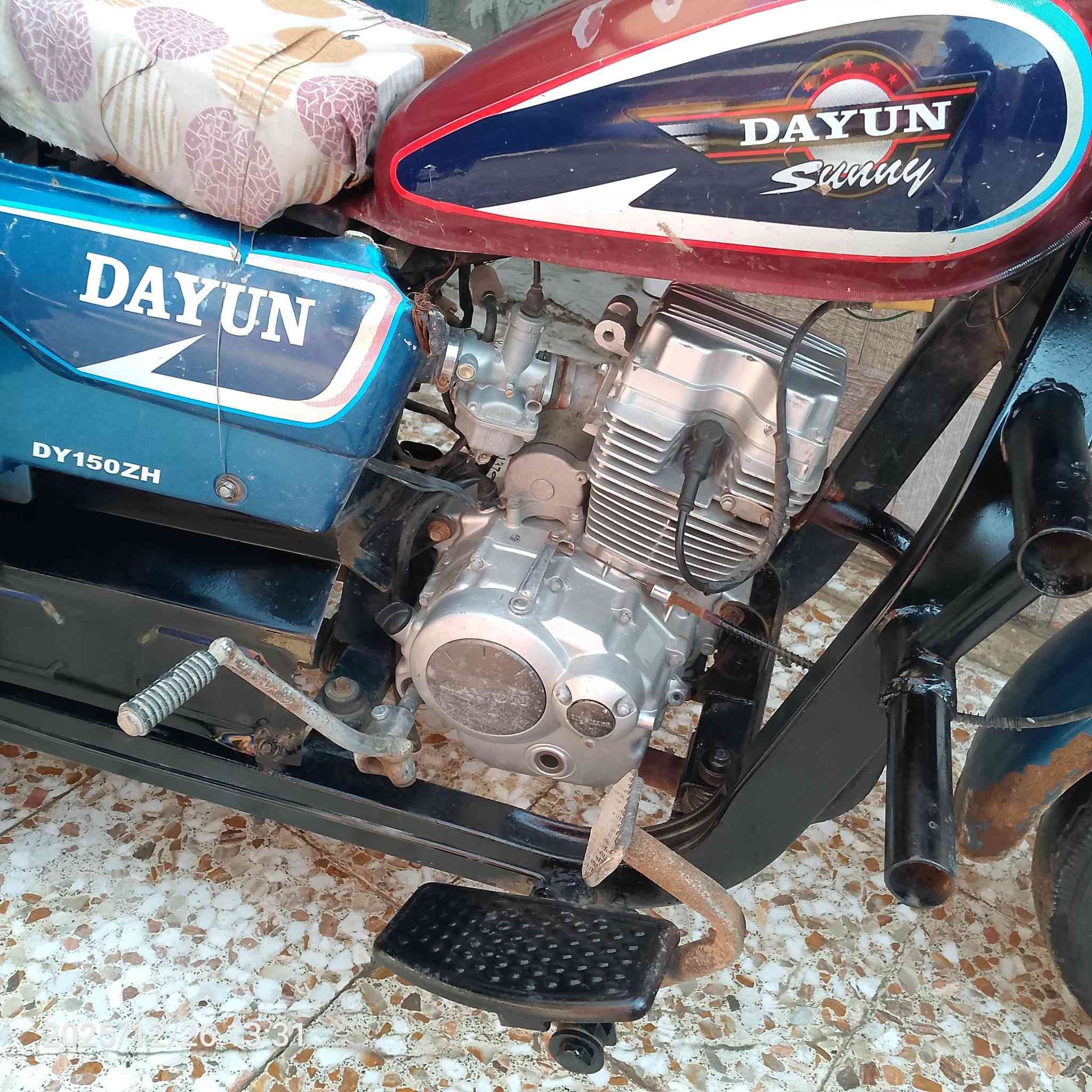 دراجه للبيع مديل 17 اوراق اصولي مكينه مكفول 
الدراجة خير من الله اللون ازرق السعر خاص وشراي بي خير ودلل رقم الهاتف ‏‪***********‬‏
