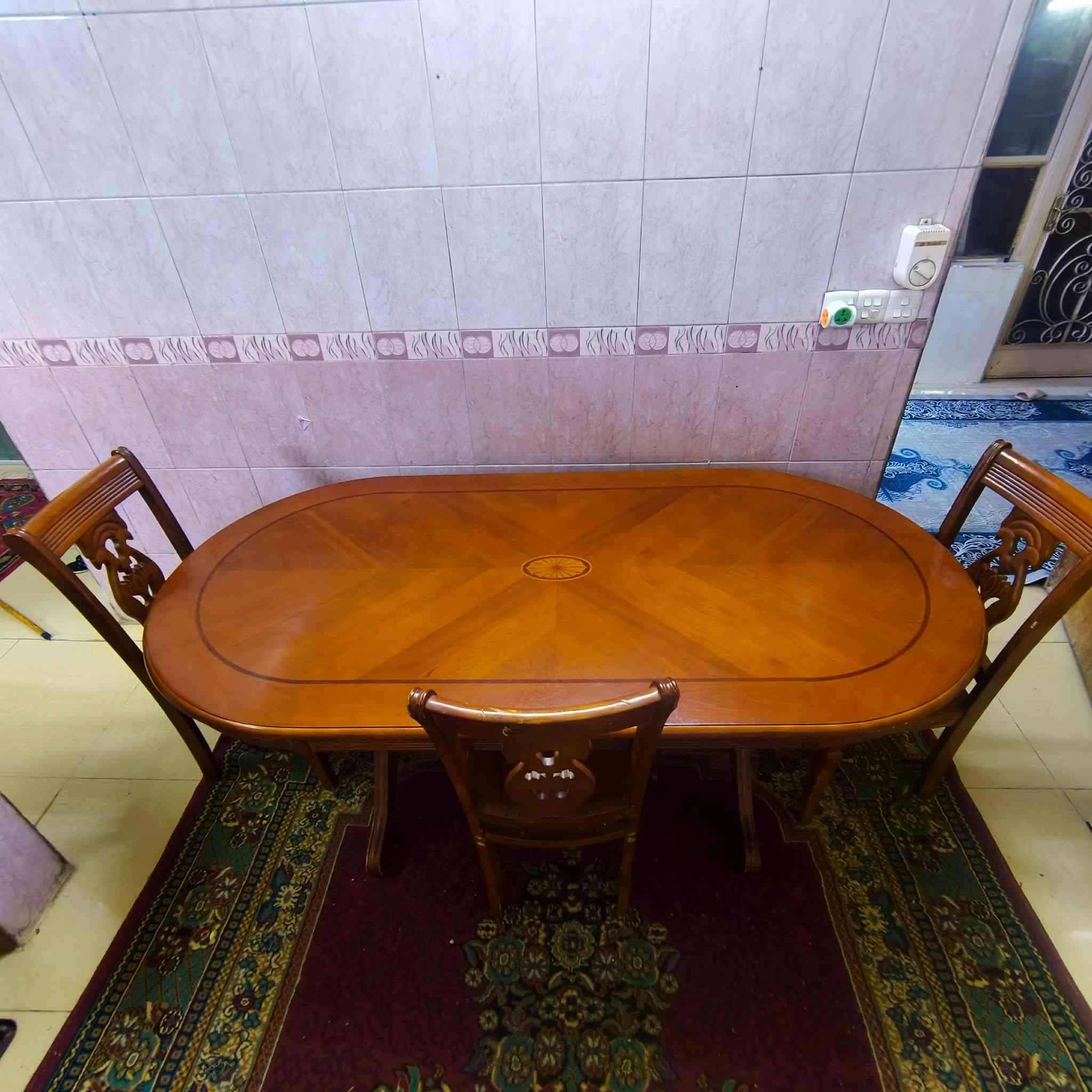 السلام عليكم 
ميز للبيع مع ثلاث كراسي خشب زان110


**إذا كنت صاحب هذا الإعلان وتريد حذفه لأي سبب، رجاءا أرسل رسالة إلى الدعم الفني**