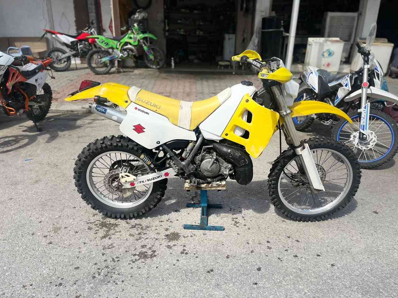 بالەی یابان بەشەرت كفالة عامە فول صپۆرت 
Yz250 2004
KX125 1998
Ts200r 1995
Rania📍
***********
***********
