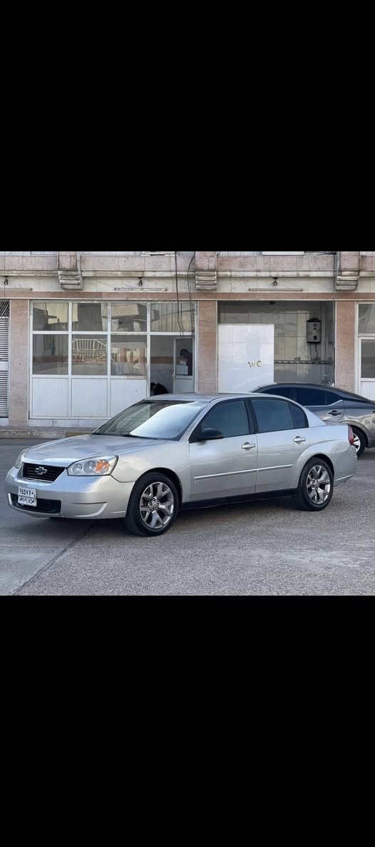 ​نوع السيارة: شيروليه ماليبو (Chevrolet Malibu).
الموديل: 2007.
​الرقم: أربيل (رقم شمالي).
​✨ تفاصيل السيارة:
​الفحص والتجيك: تعال وشوف السيارة وافحصها بنفسك، وخذها لأي فيتر يعجبك وتريده حتى تطمن وتتأكد منها.
​الكير والمحرك نظيفين وما بيهم شيء
​النواقص: نواقصها بسيطة جداً (مثل البيبان الخلفية حالياً ما تفتح، وشغلات خفيفة وسهلة الترتيب).
​📍 مكان السيارة:
​المحافظة: الموصل.
​المنطقة: حي السماح.
​💰 السعر والاستفسار:
​السعر: 46 ورقة وبها مجال للشراي الصامل.
​للمعاينة أو الاستفسار، يرجى المراسلة أو الاتصال مباشرة على الرقم:
📞 ***********
