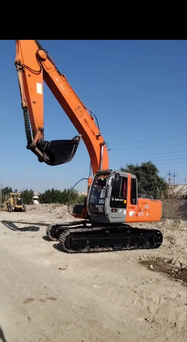 البيع حفارة زت موديل 2003 مكفولة رقم واسط بسمي مكاني عماره ‏‪***********‬‏
