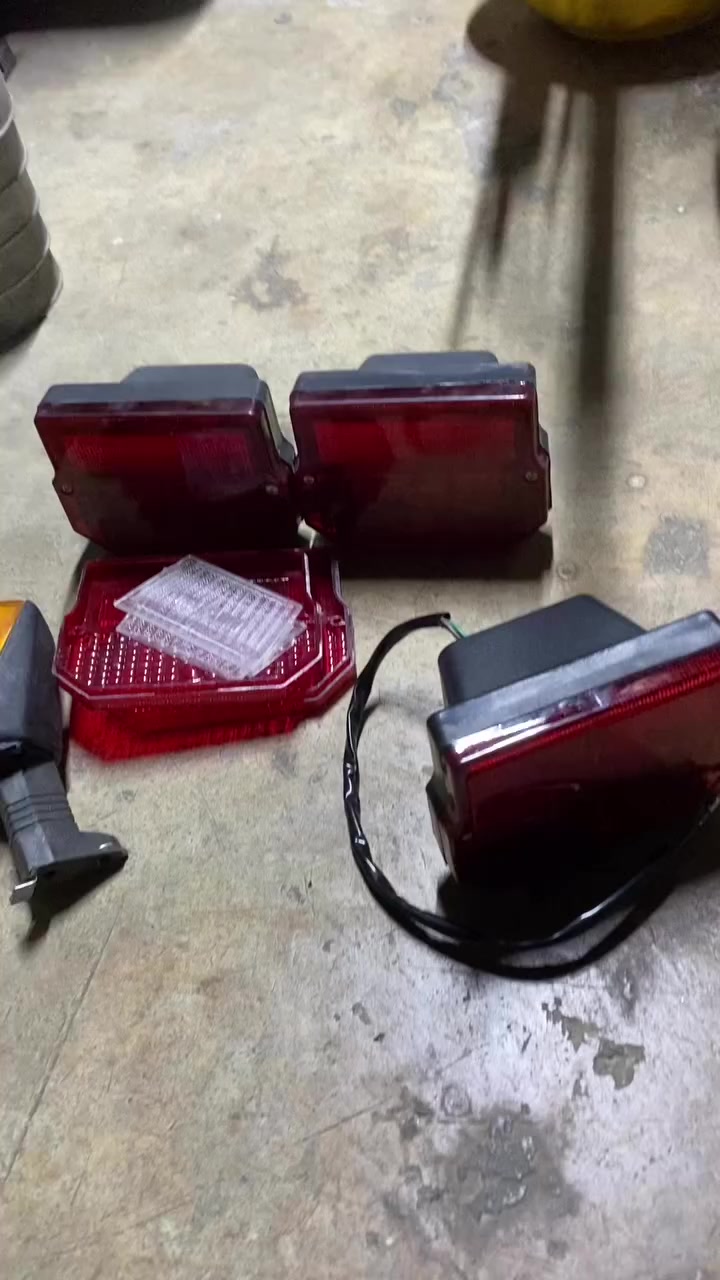 سلام عليكم  اخوان 
بك لايت قمبوره
اشارة قمبوره
عنوان كركوك 
رقم واتساب
***********
