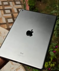 آيباد 9 • قفل • بطارية ٨٠