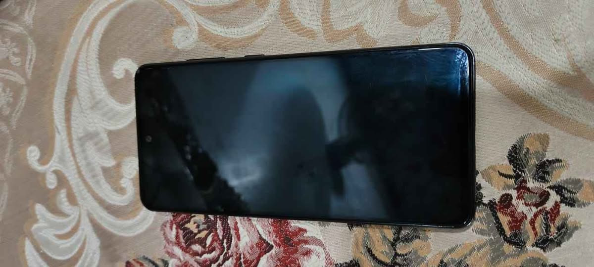 Samsung a52  ذاكره ٢٥٦ جهاز نضيف ما مفتوح محدث أخر تحديث بي خدش صغير  مكاني نجف حي الجامعة *********** النجف, العراق
