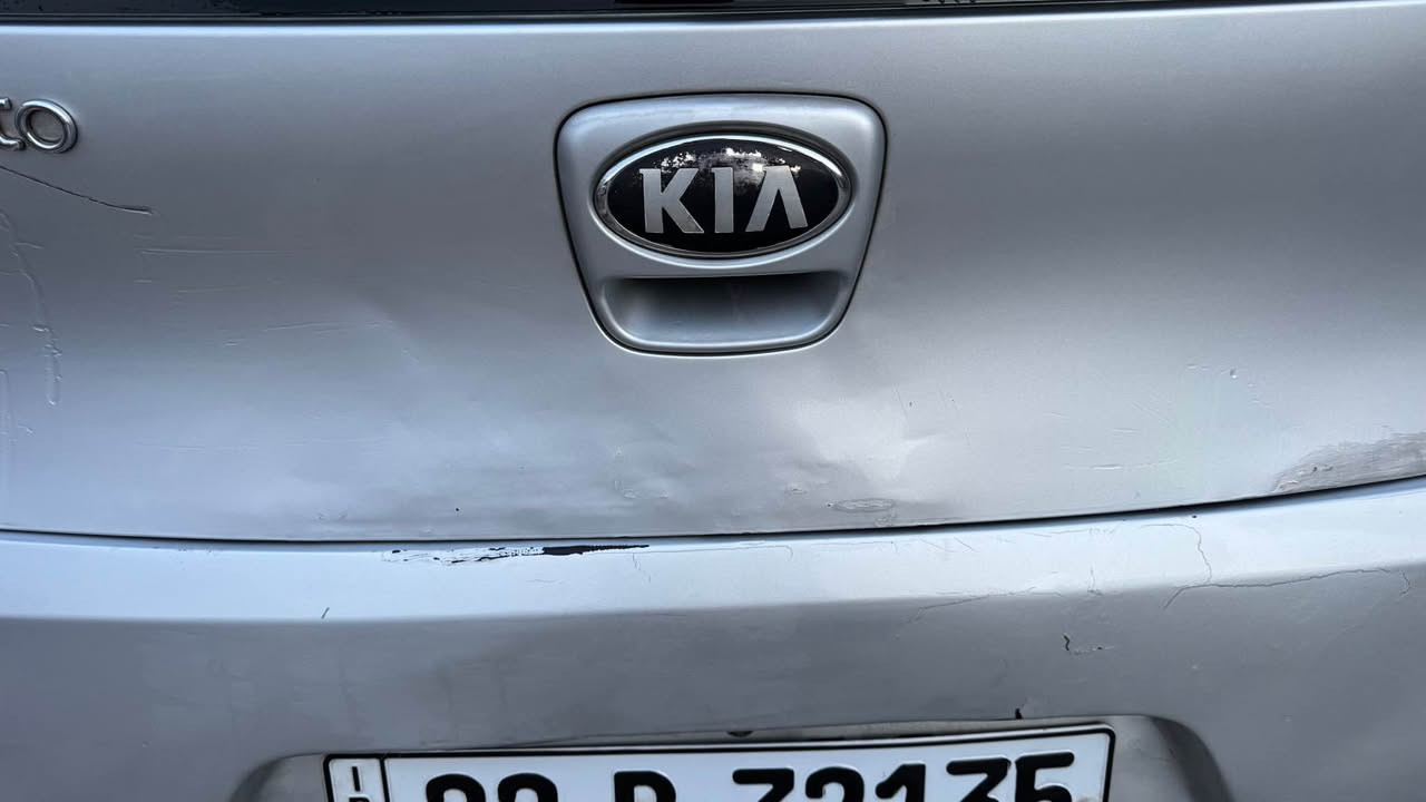 کیا پیکانتۆ ٢٠١٣ 
بێ سبوخ
ئەو شوێنانەی دیاریم کردوە عه يبه كانيه تی
هەم بە بەنزین و هەمیش بە غاز ئيش ئەکات 
سیستەمی غازي ئیتالیشی بۆ داندراوە
شاشه ئایباد
سنەوی نویە تا ٢٠٢٨
٣٠٠ هزار غرامەی لەسەرە
***********

نرخ 86 معامله أربيل, العراق
