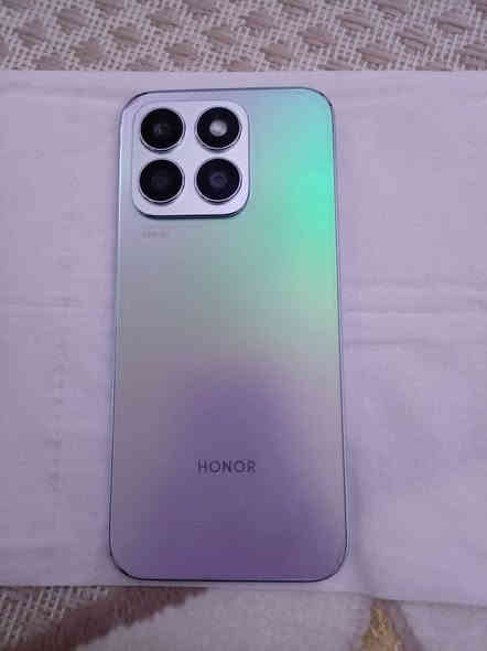 سلام عليكم عندي تلفون البيع مستخدمه تلفون فول مواصفات اسم الجهاز هونر بي 8 السعر خاص وتلفون اليحب يشتري يا تصل على الهاتف ***********
