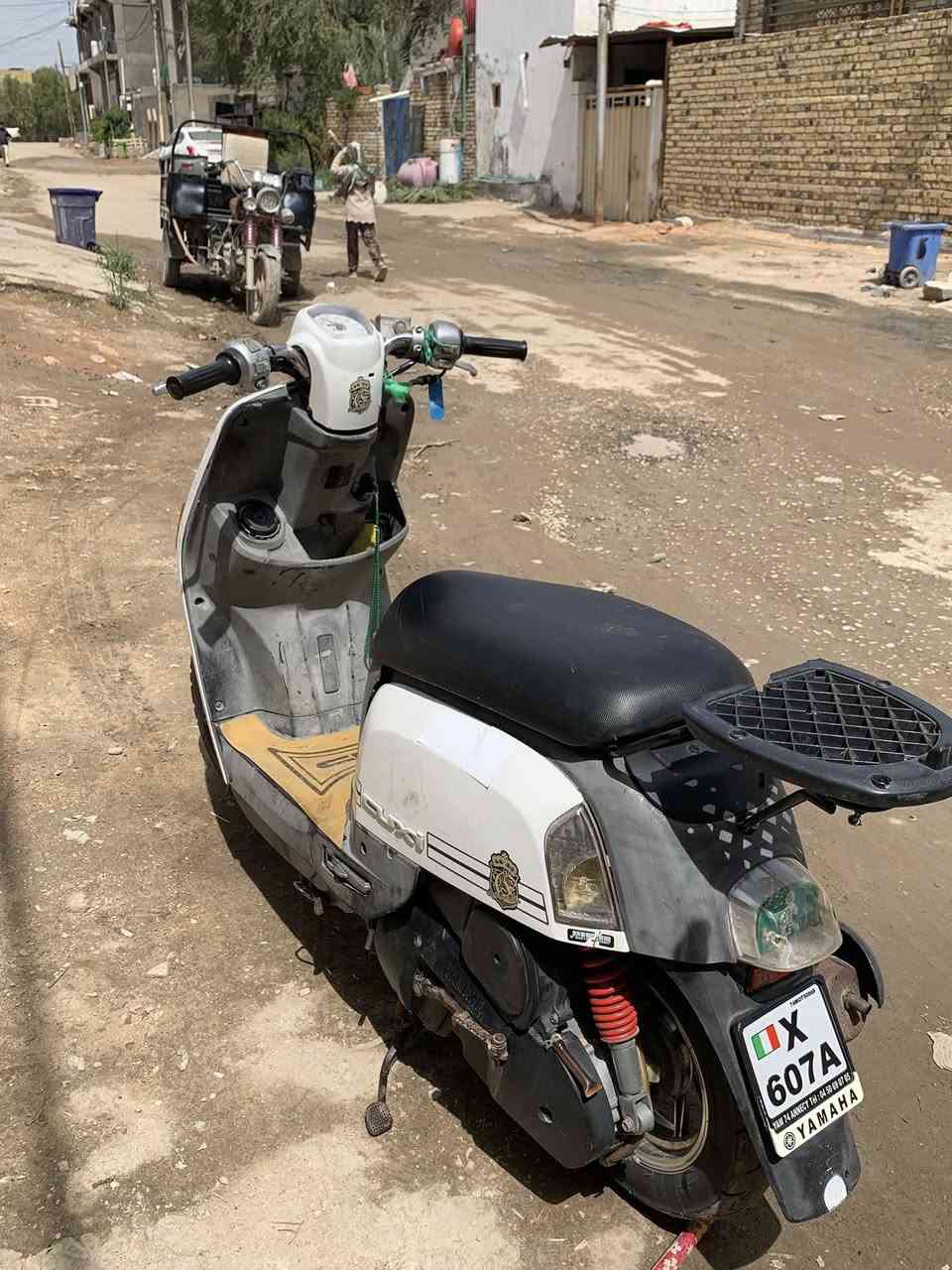 بوليس مديل ٢٠١١
قبل شهرين نزله من رمبه
عوزه كلجات فقط
دراجه مكفوله من برغي 
رايده ب٧٠٠ وبيه مجال الشراي
مكاني نجف كوفه 
رقمي ***********
