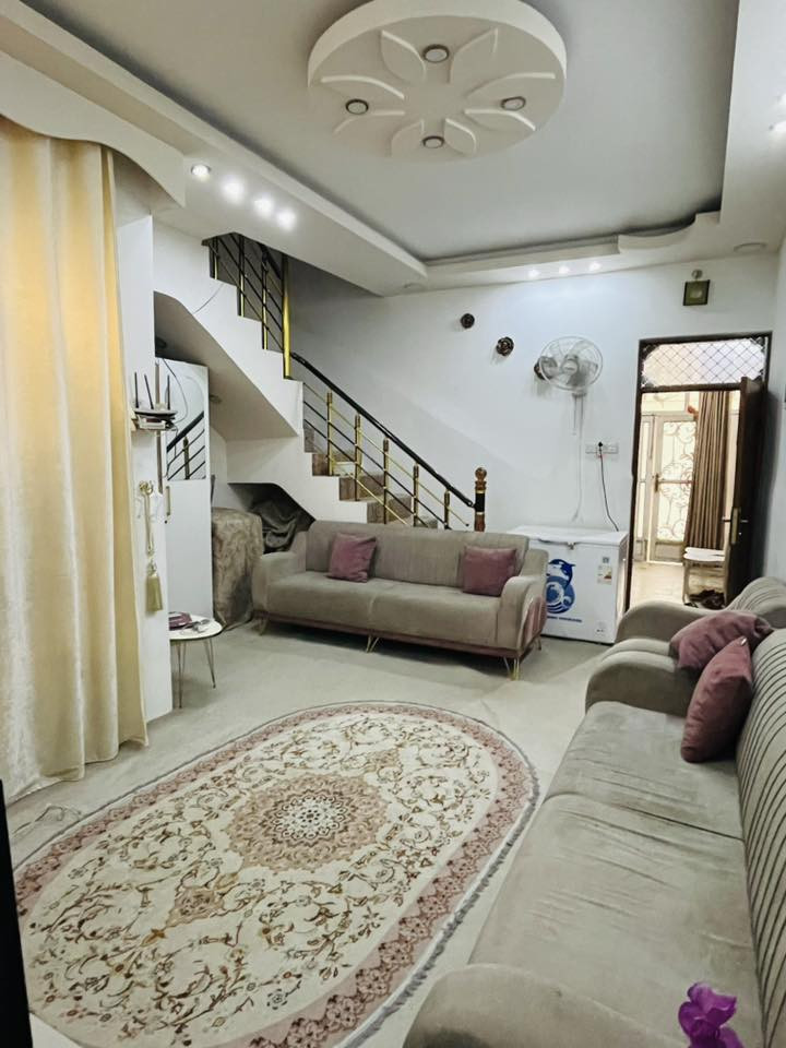 بيت ١٠٠ متر في شريط ميسان منطقة ٨٤ خلف شارع عام موقع مميز تفاصيل بناء اساس صب وسقف شيلمان بس نظيف جدا غرفة نوم وصاله ومطبخ واستقبال وصحيات كاشي وسراميك وسقوف ثانوي وجبسن بورد
السعر 115 مع المجال
للاستفسار الاتصال ***********
