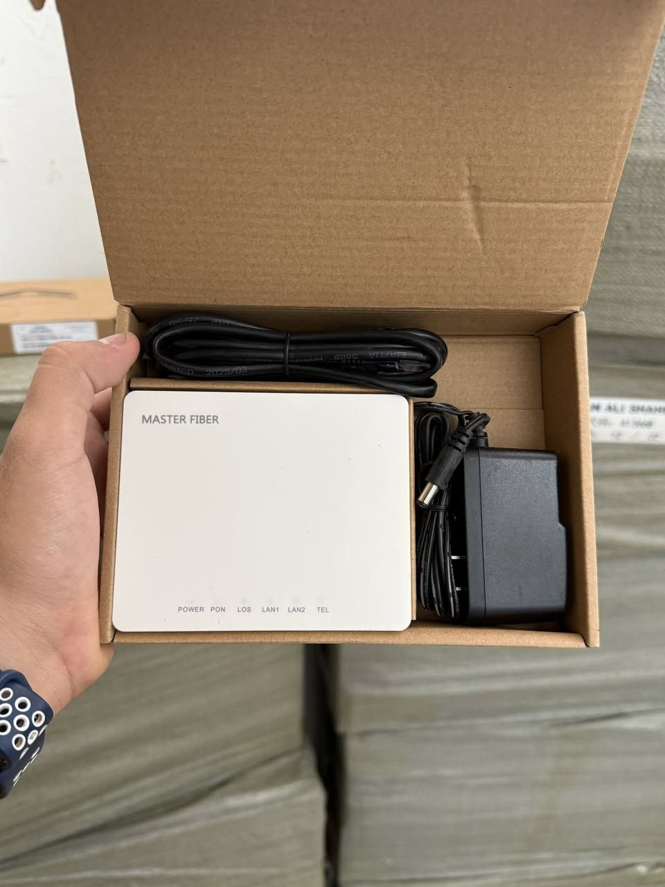 🔥 تحويلة ضوئي أصلية + كيبلات ضوئي من ماستر فايبر
📡 ONU 1G XPON – HG 8120C
🔌 2 Port LAN –  الواجهة الزرقاء أداء ثابت وسريع

💰 السعر: 8,000 دينار فقط
—-
كيبلات ضوئي دروب كيبل 
من 30m الى 200m 
دبل تسليح 

✅ يدعم جميع الشركات
✅ يعمل على كل بدالات OLT

📲 للحجز والاستفسار:
***********
***********

📍 العنوان: النجف – حي الزهراء

#FTTH #المشروع_الوطني_للإنترنت #كيبل_ضوئي #انترنت_سريع 😂 #ماستر_فايب
